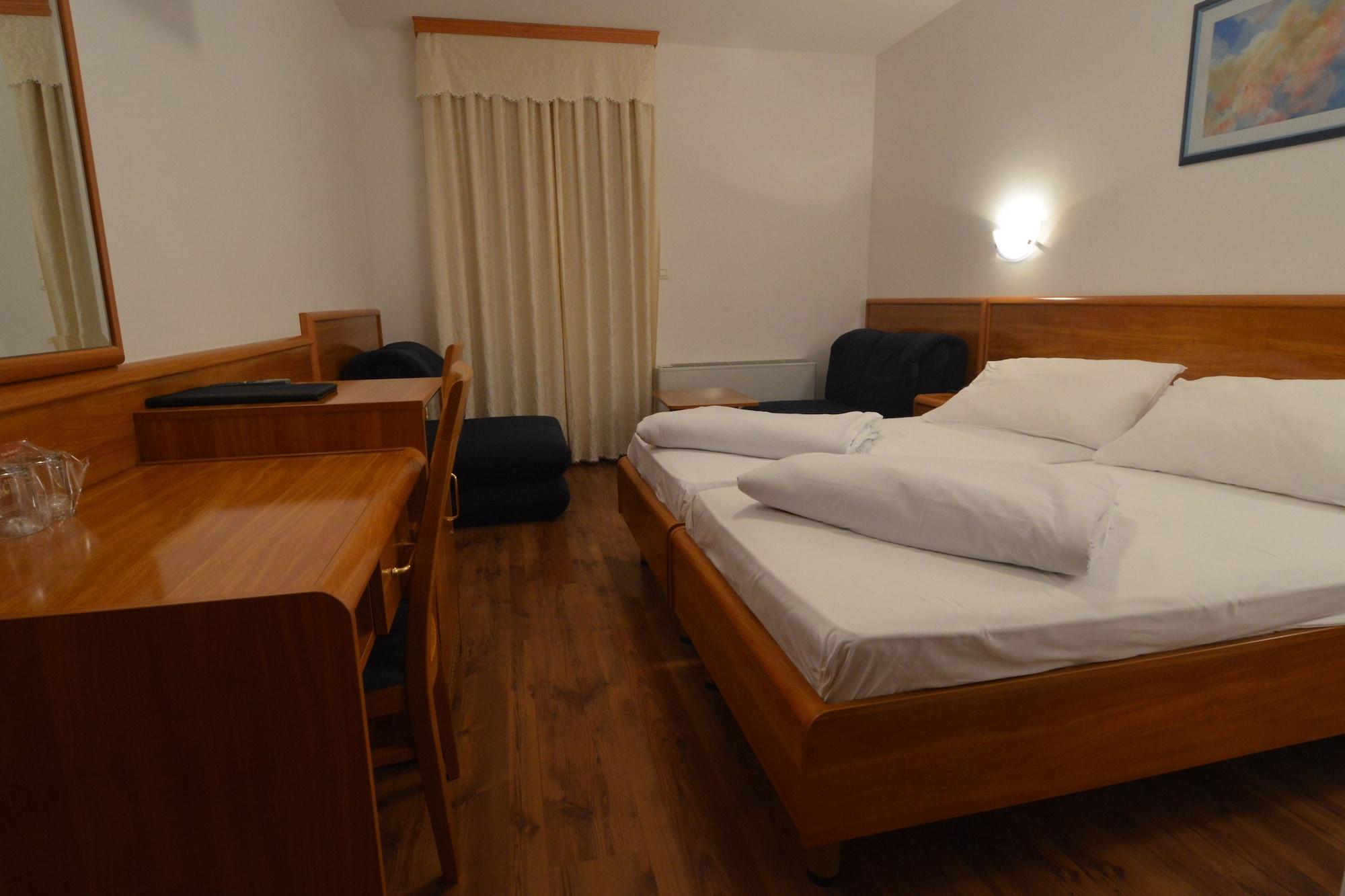 Hotel Villa Letan Fažana Eksteriør bilde